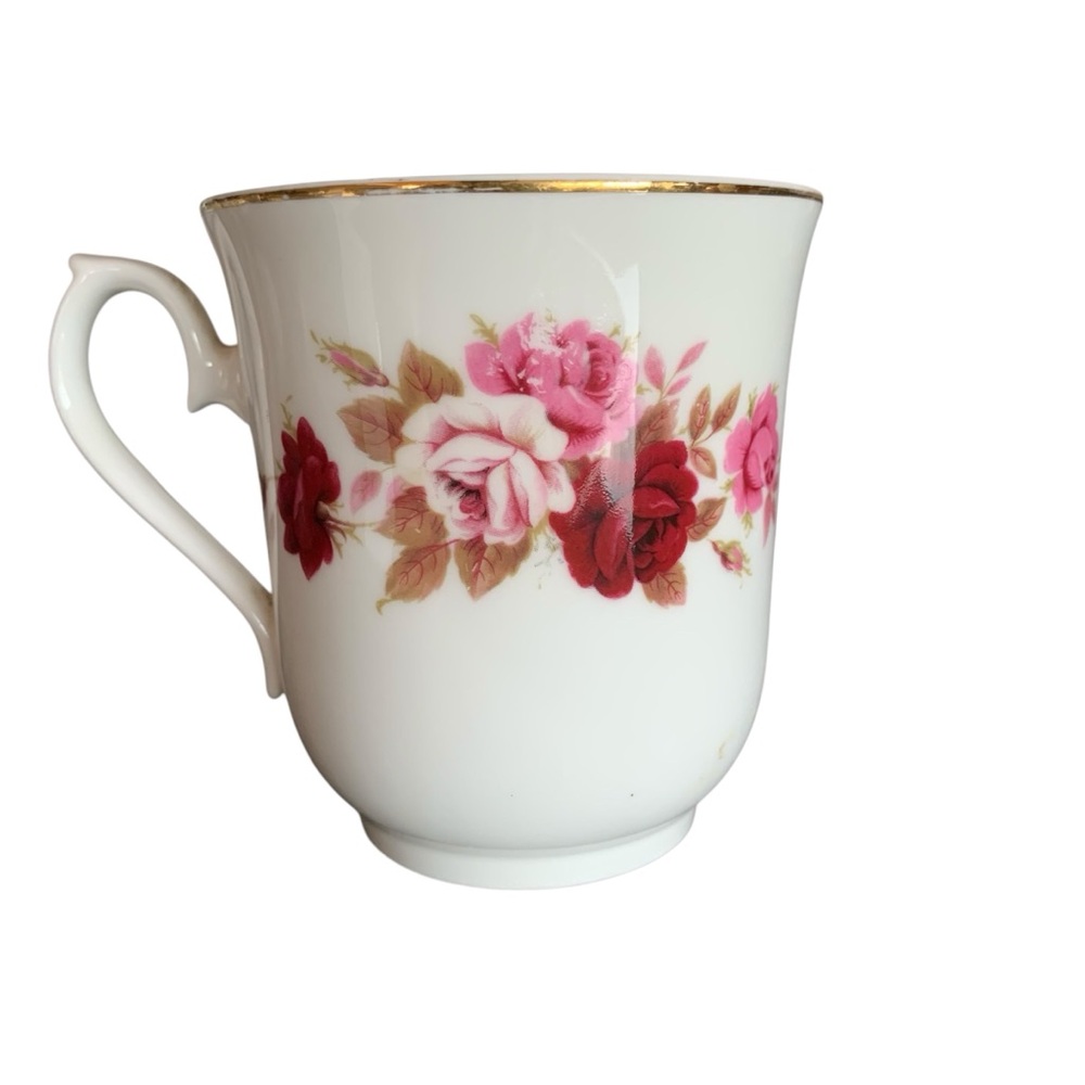 Queen Anne Bone China H 974 Made In England Floral Porcelain Tea Cup Gold Trim